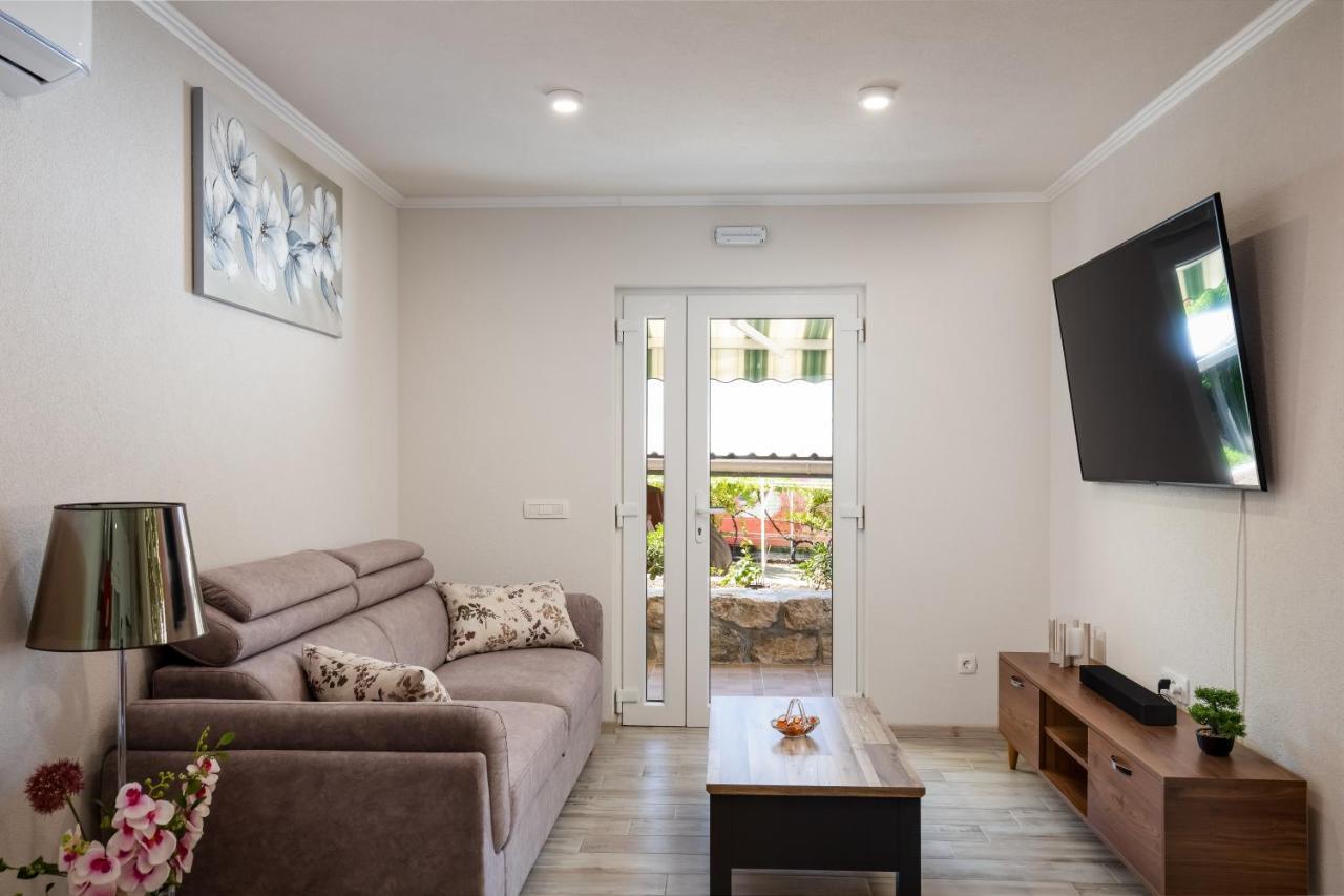 Apartment Pod Nespolom トルステノ エクステリア 写真